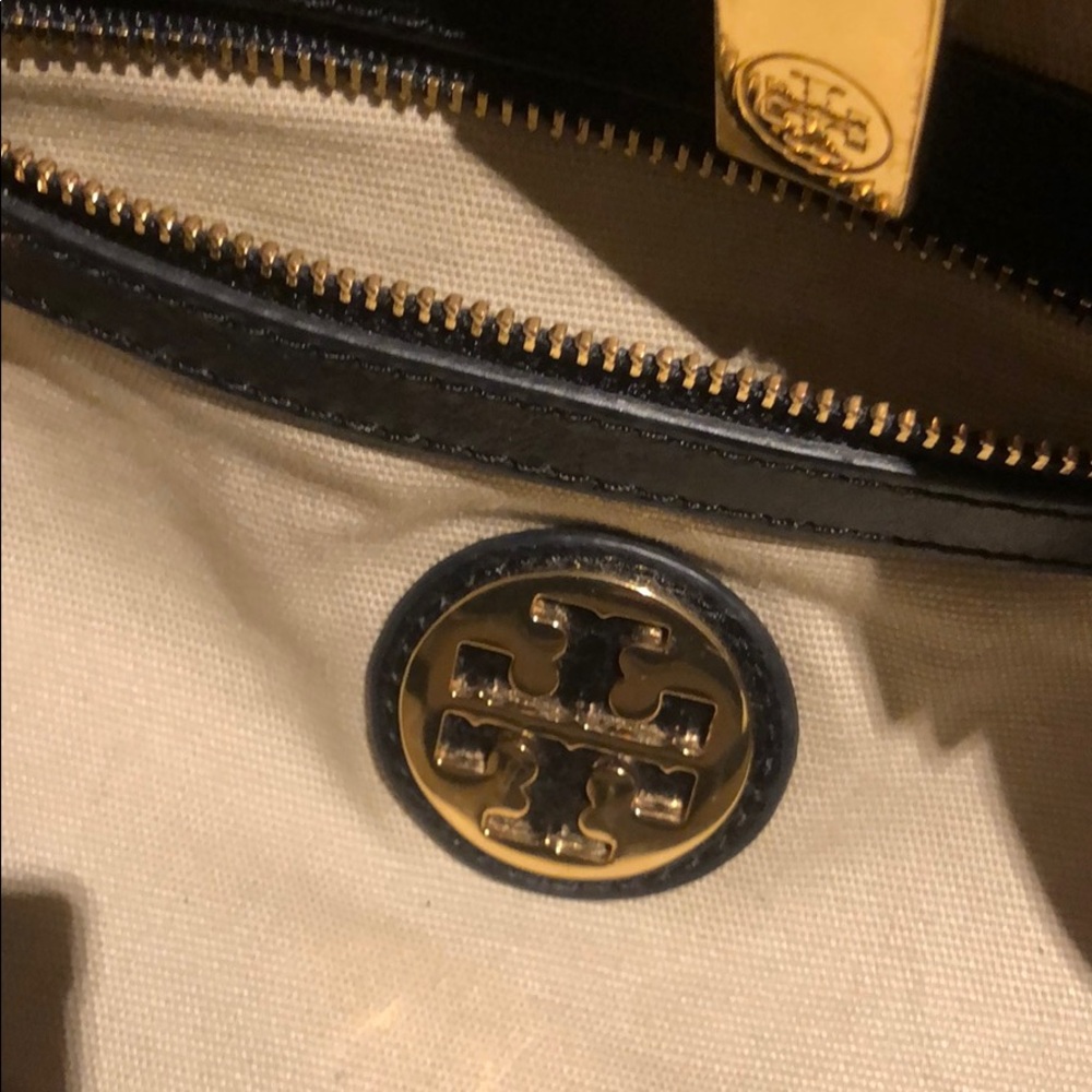 Tory Burch purse, great condition, black leather - Picture 6 of 7